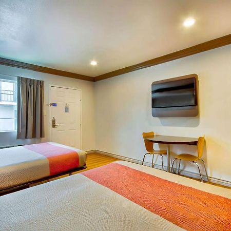 Motel 6 Гардина Экстерьер фото