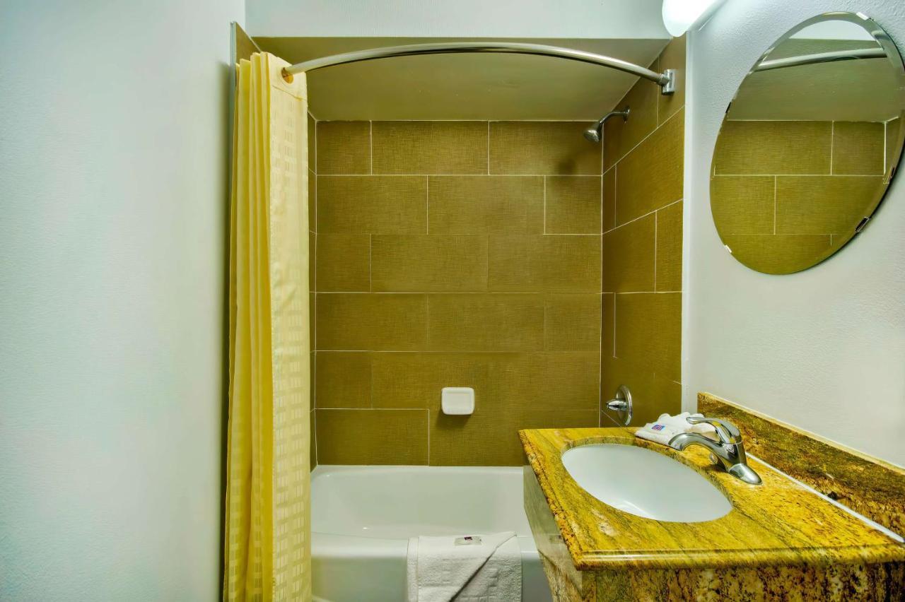 Motel 6 Гардина Экстерьер фото