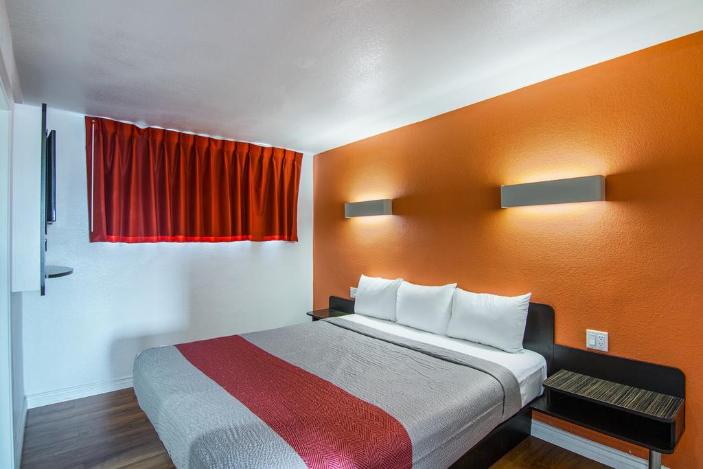 Motel 6 Гардина Экстерьер фото