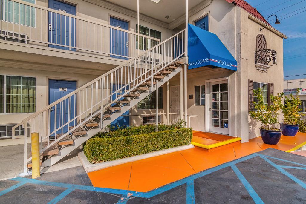 Motel 6 Гардина Экстерьер фото